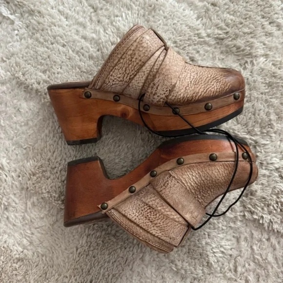 ARIAT Bridlespur Mule Clogs - Picture 3 of 7